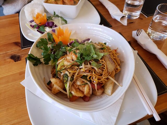 Beef Mì Xào Egg Noodles
